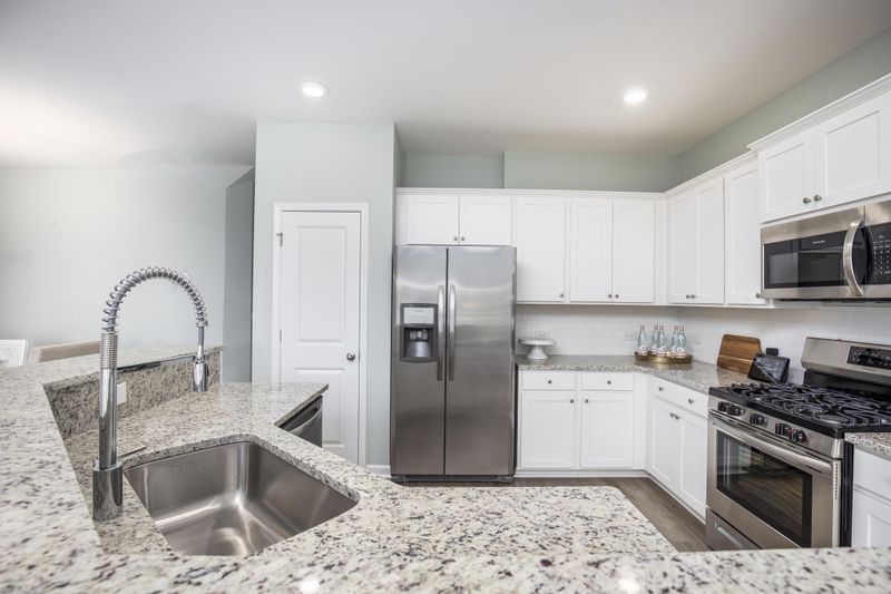 1126 Mossy Rock Dr, Summerville, SC 29485