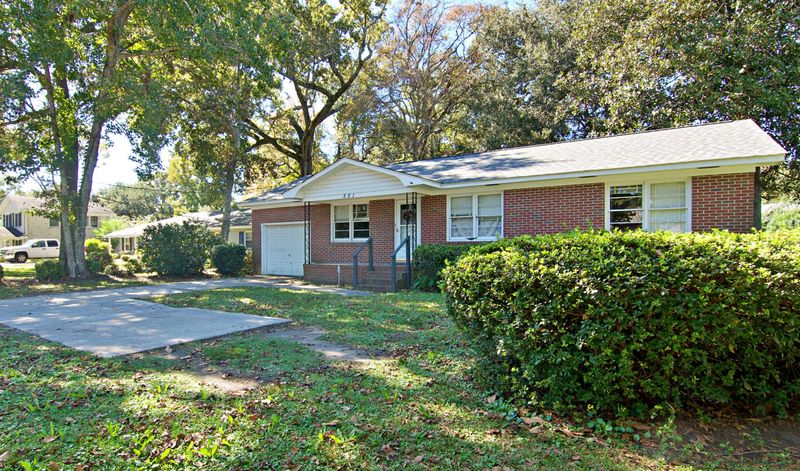 551 Folly Rd, Charleston, SC 29412