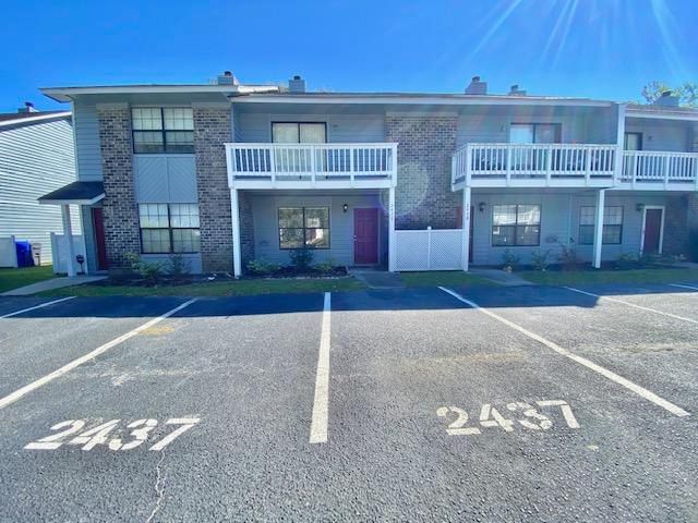 2437 Woodstock Ave, North Charleston, SC 29406