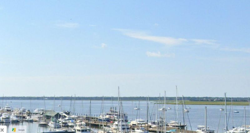 33 Lockwood Dr #Lu7, Charleston, SC 29401