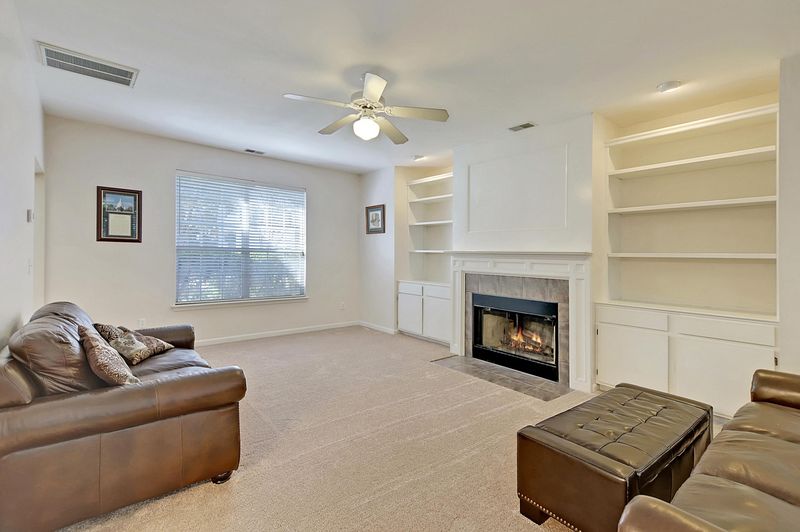 609 Fairway Forest Dr, Summerville, SC 29485
