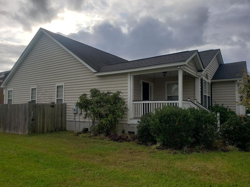 438 Sablewood Dr, Huger, SC 29450