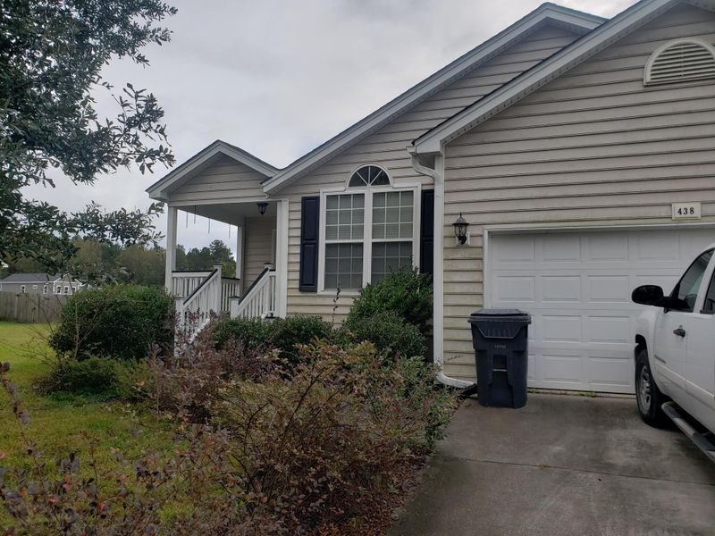 438 Sablewood Dr, Huger, SC 29450
