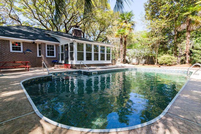 1066 Wellington Dr, Charleston, SC 29412