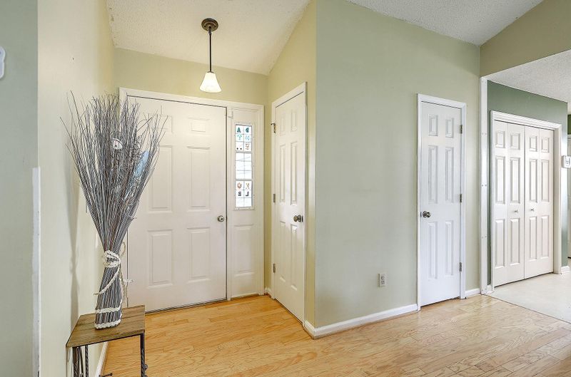 8614 Aurora Dr, North Charleston, SC 29420