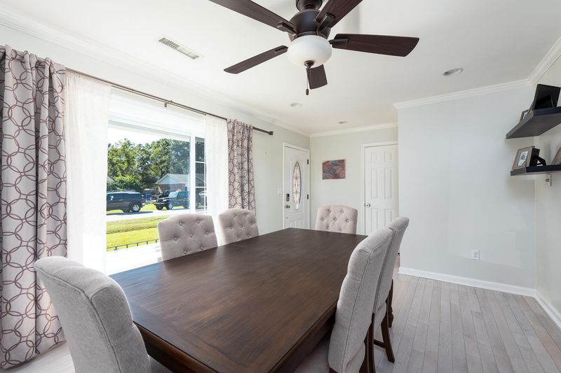 360 Douglass Ave, Charleston, SC 29407
