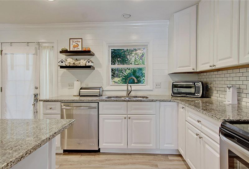 6 Monte Sano Dr, Hanahan, SC 29410