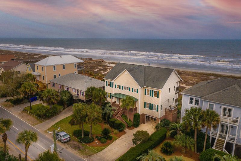 215 E Arctic Ave, Folly Beach, SC 29439
