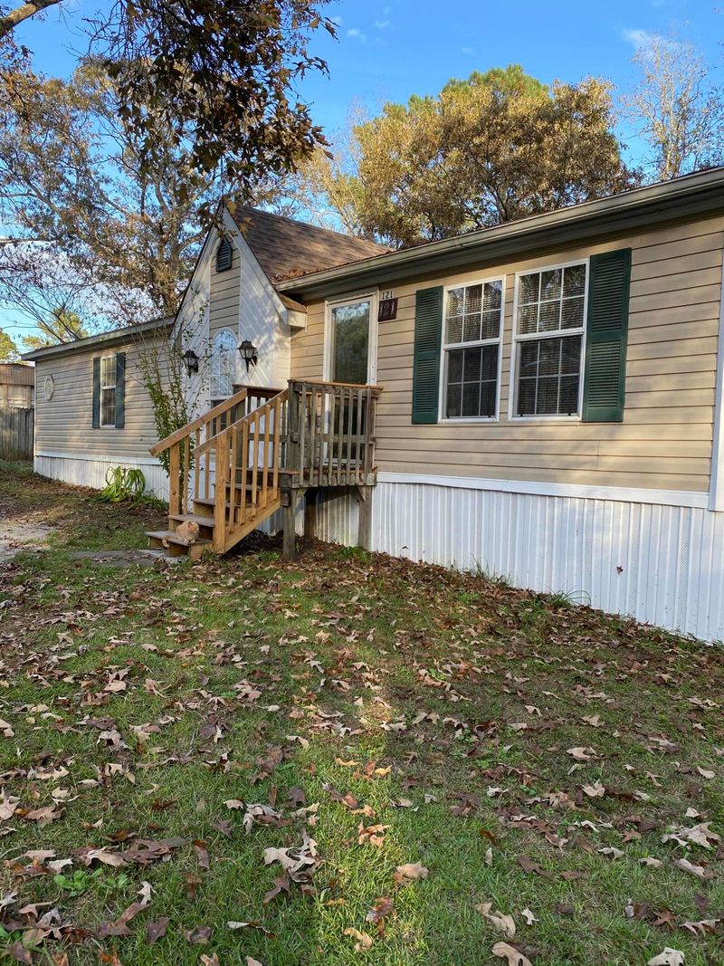 121 Lodestone Ct, Moncks Corner, SC 29461