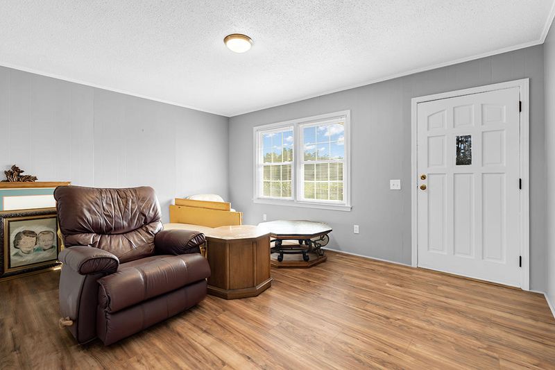 940 W Main St, Harleyville, SC 29448