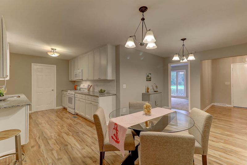 827 Targave Rd, Charleston, SC 29412