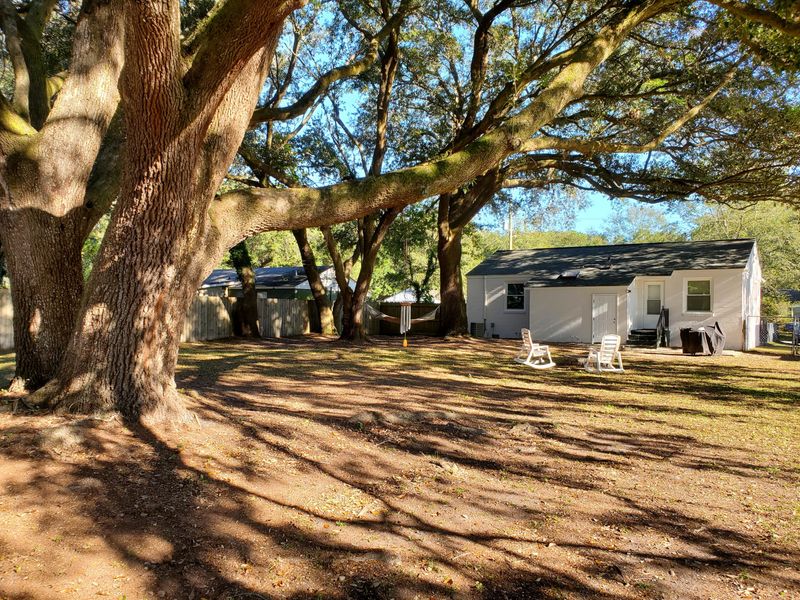 1564 Traywick Ave, Johns Island, SC 29455