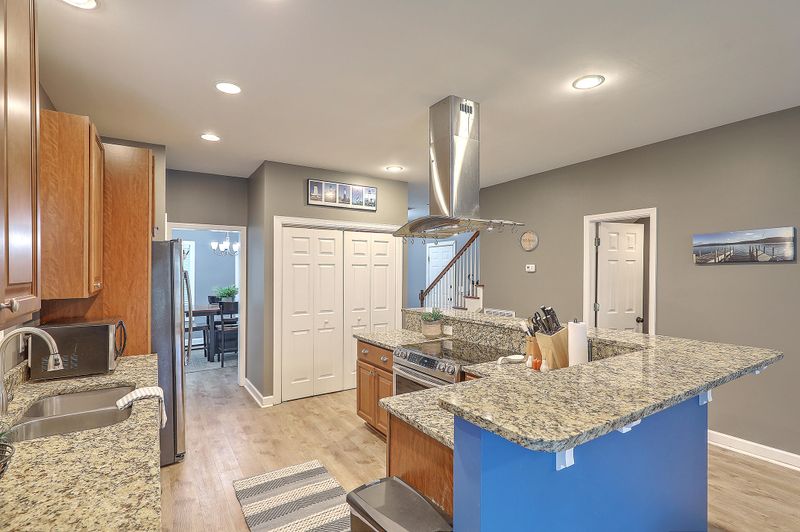 2464 Storen St, North Charleston, SC 29406