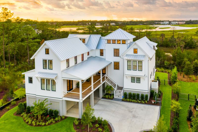 551 Lesesne St, Daniel Island, SC 29492