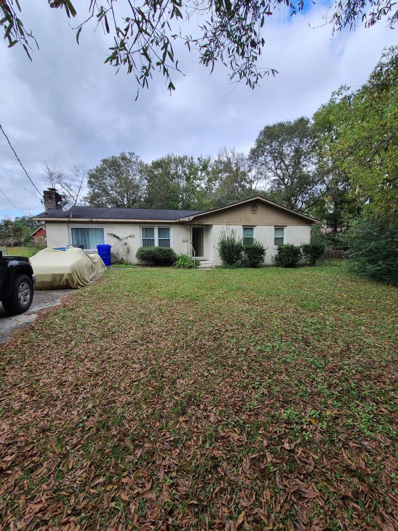 2751 Gordon St, North Charleston, SC 29405