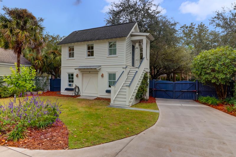 74 Ponsbury Rd, Mount Pleasant, SC 29464