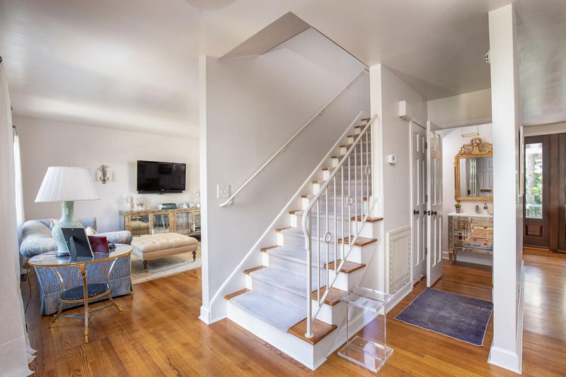 59 12 S Battery St, Charleston, SC 29401