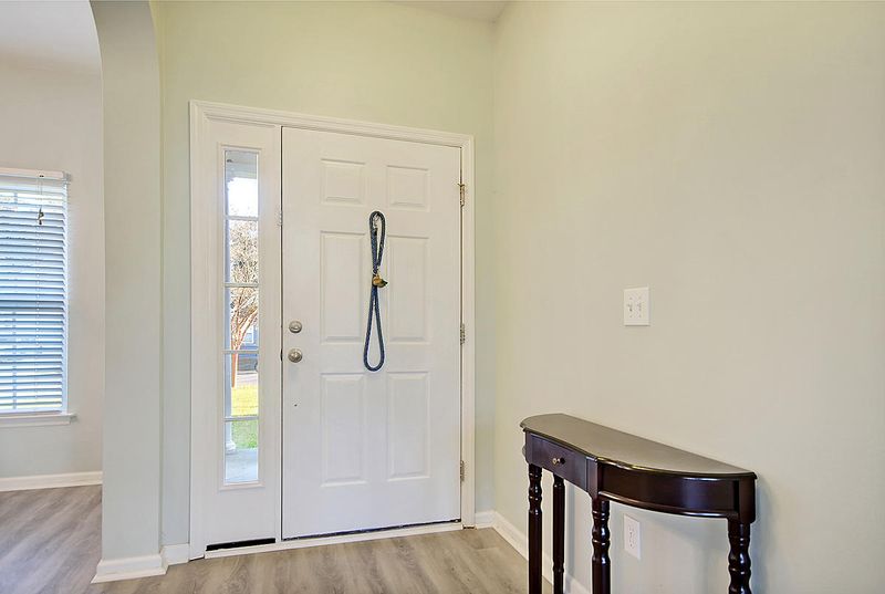 363 Lakewind Dr, Moncks Corner, SC 29461
