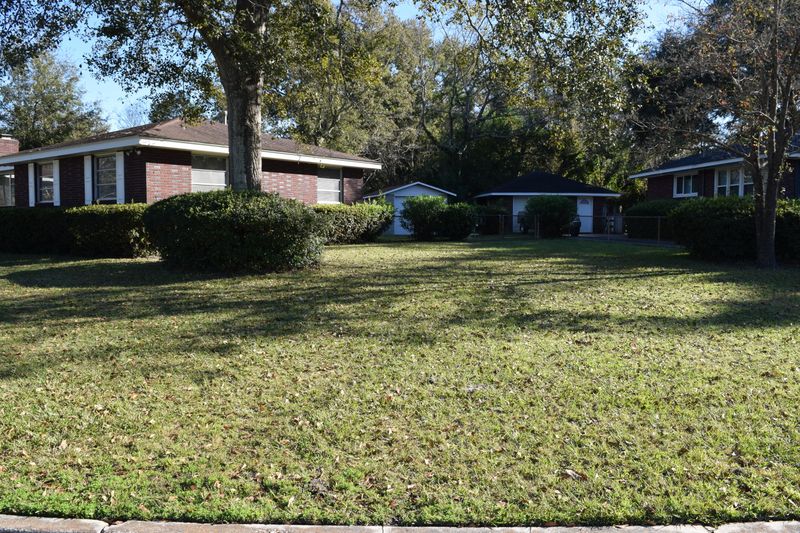 5165 Lancaster St, North Charleston, SC 29405