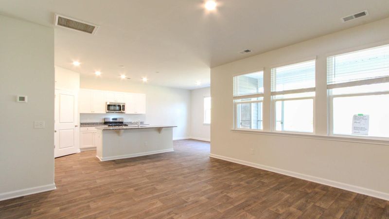 3850 Sawmill Ct, Mount Pleasant, SC 29429