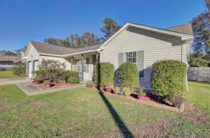 1010 Magnolia Ln, Moncks Corner, SC 29461