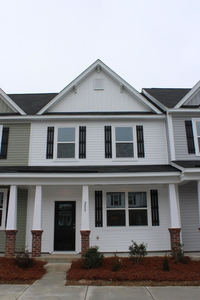 202 Woodward Rd #111, Goose Creek, SC 29445