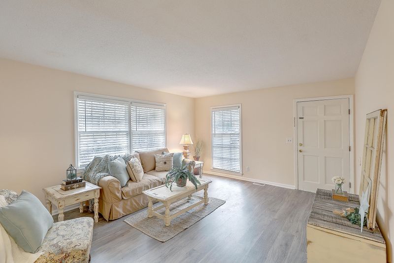 107 Elliott Dr, Ladson, SC 29456