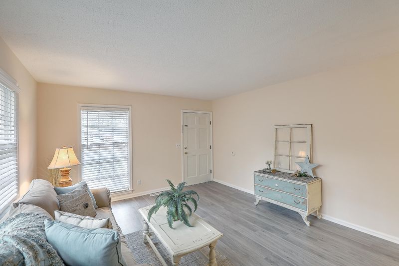 107 Elliott Dr, Ladson, SC 29456