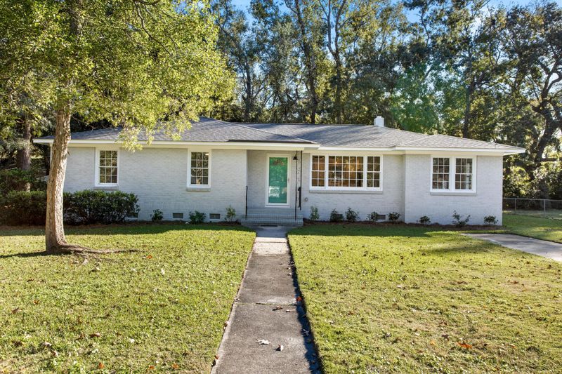 1255 S Lenevar Dr, Charleston, SC 29407