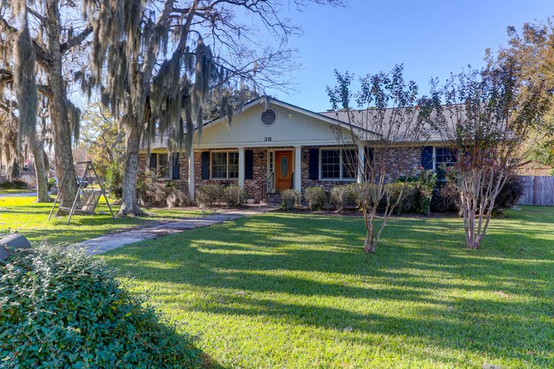 38 Lord Calvert Dr, Charleston, SC 29407