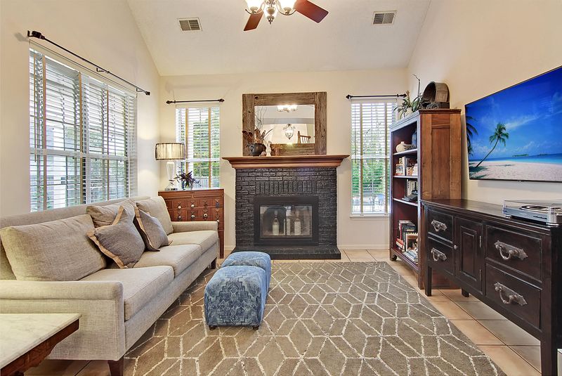 5389 Greggs Landing Dr, North Charleston, SC 29420