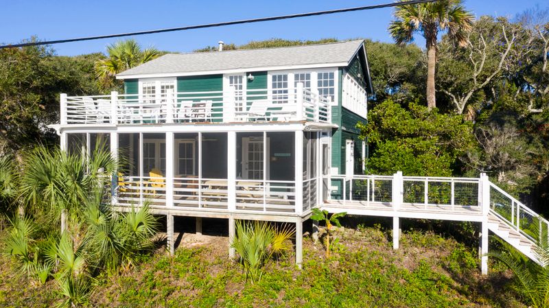 1110 E Arctic Ave, Folly Beach, SC 29439