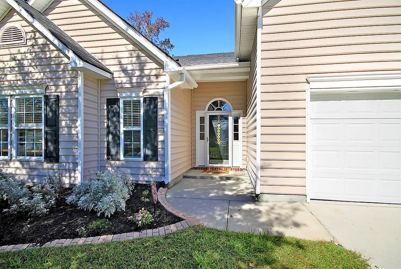 5271 Stonewall Dr, Summerville, SC 29485