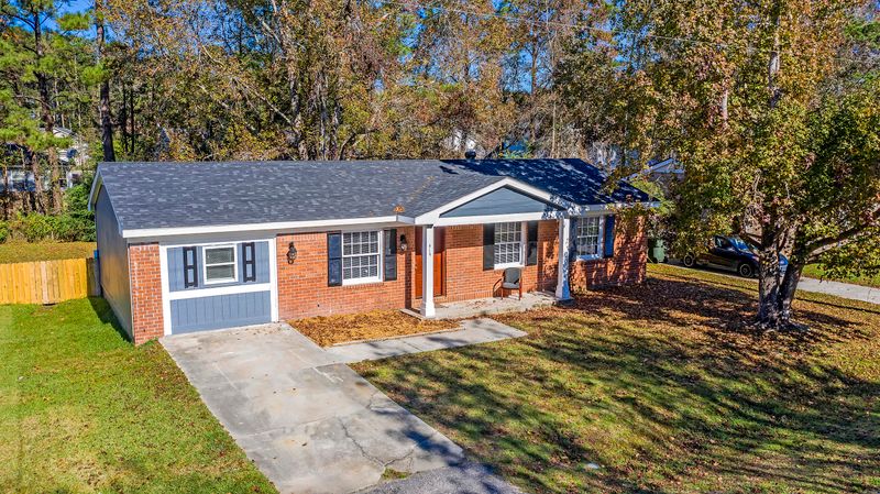 419 Robin Dr, Goose Creek, SC 29445