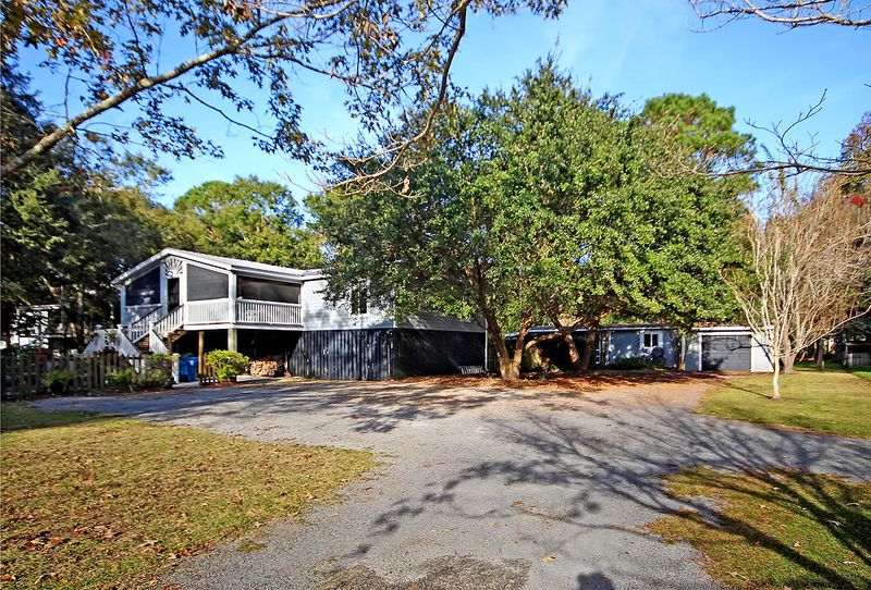 1601 Periwinkle Dr, Mount Pleasant, SC 29466