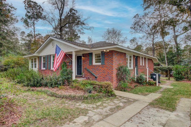 312 Ashley Dr, Summerville, SC 29483