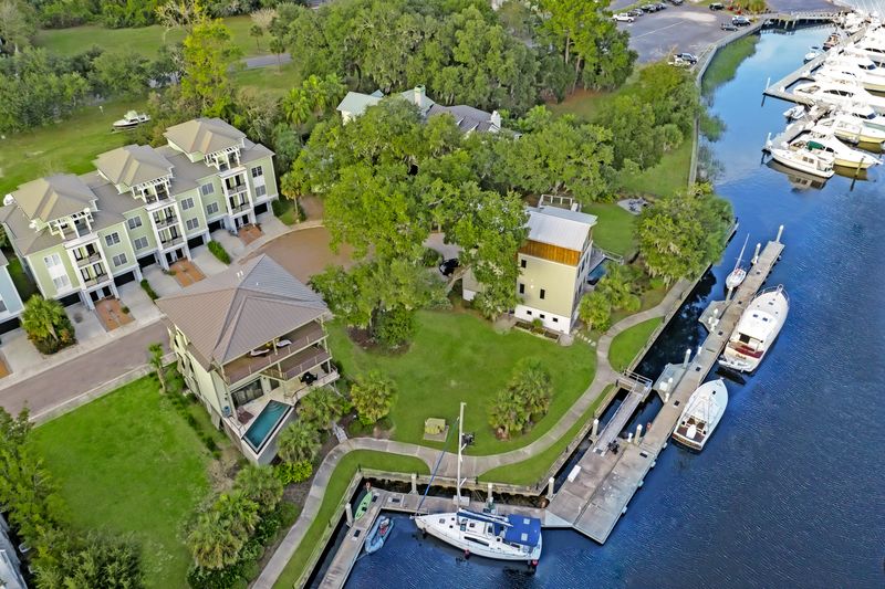 22 Transom Ct, Charleston, SC 29407