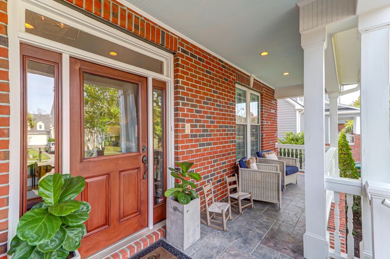 657 White Chapel Cir, Charleston, SC 29412