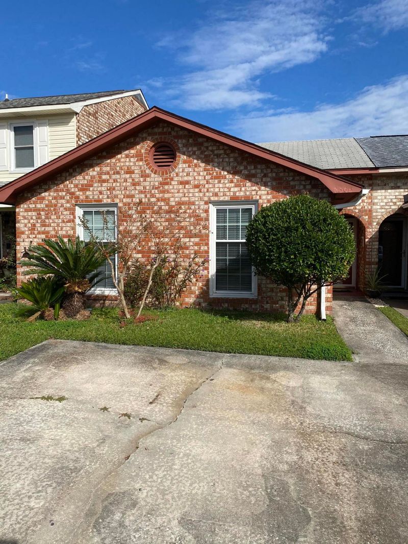 5564 W Shirley Dr, North Charleston, SC 29418