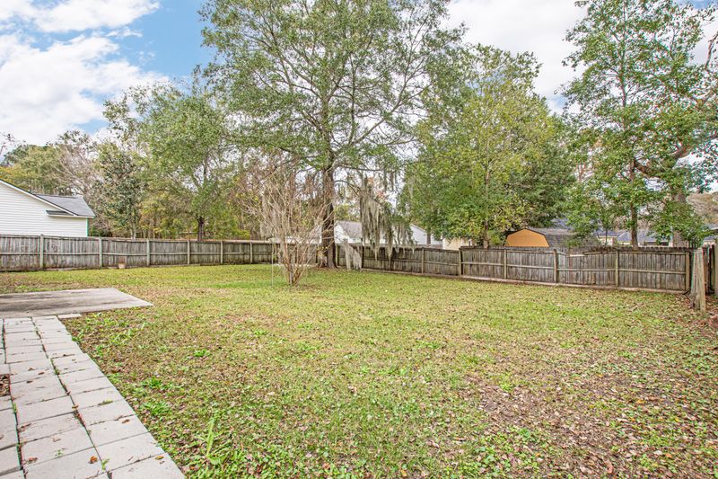 706 Oxford Rd, Ladson, SC 29456
