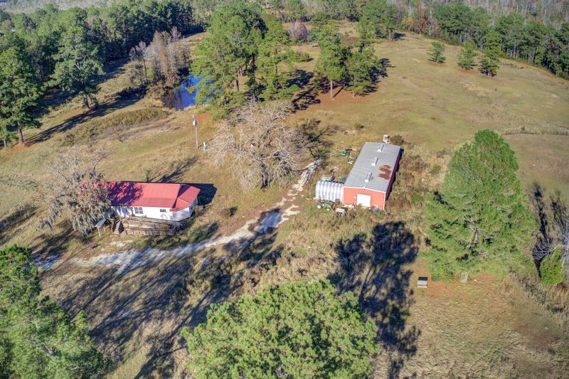 957 Bogey Ln, Saint Stephen, SC 29479
