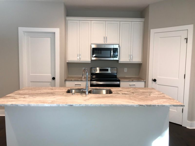 1073 Bexley St, North Charleston, SC 29405