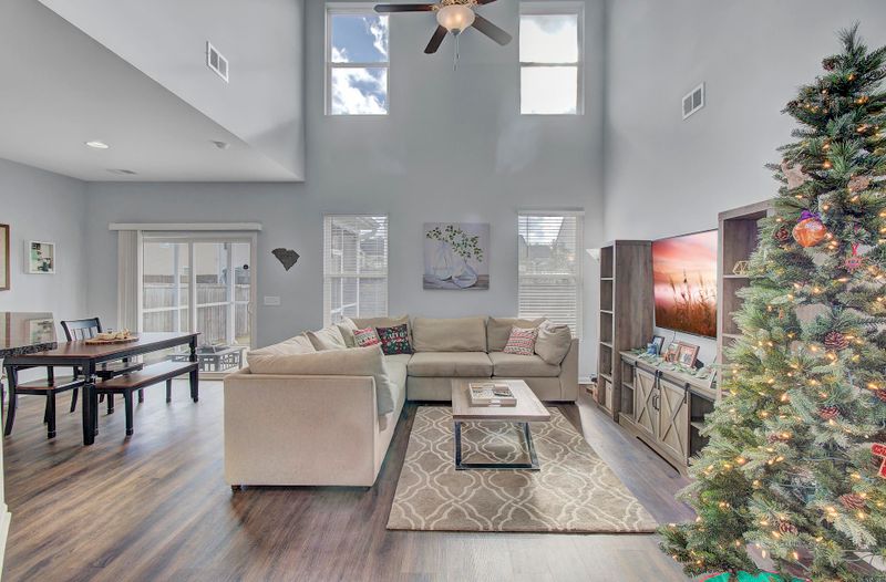 327 Silverleaf Ln, Moncks Corner, SC 29461