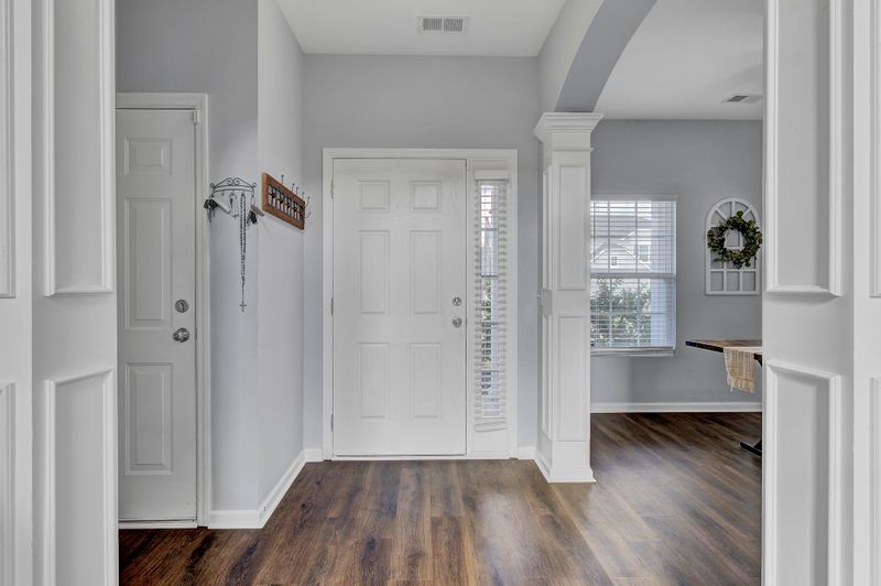 327 Silverleaf Ln, Moncks Corner, SC 29461