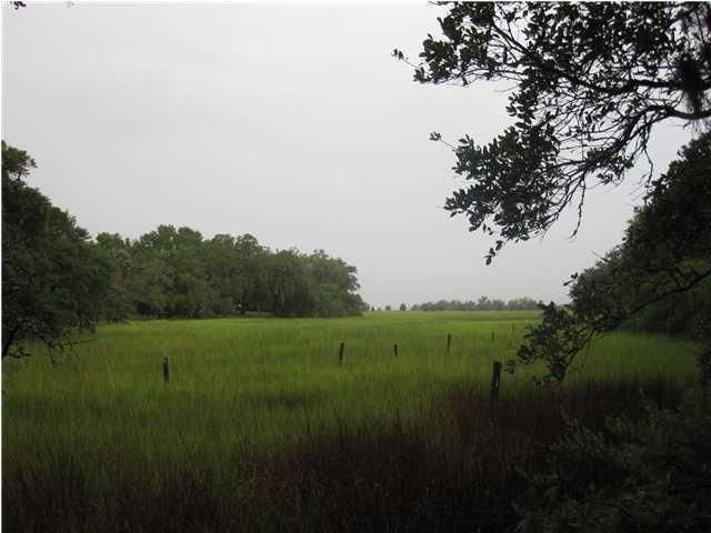 2355 S Rockland Ave, Wadmalaw Island, SC 29487
