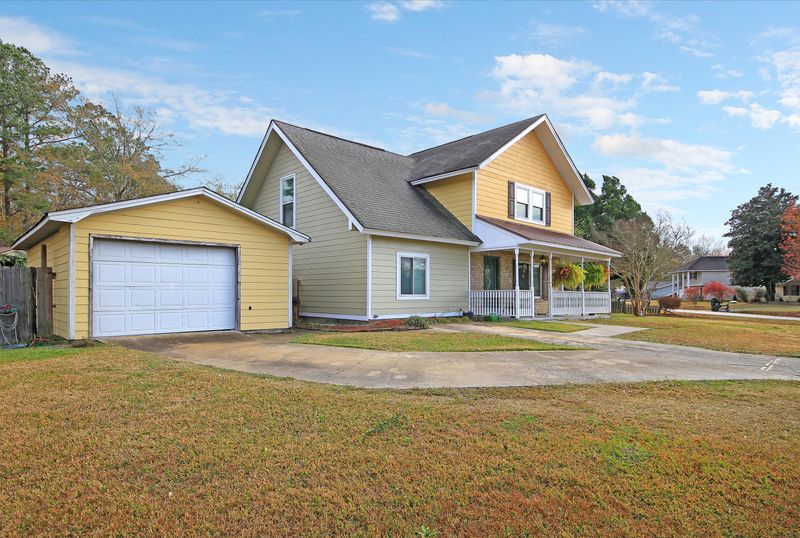 301 Resinwood Rd, Moncks Corner, SC 29461