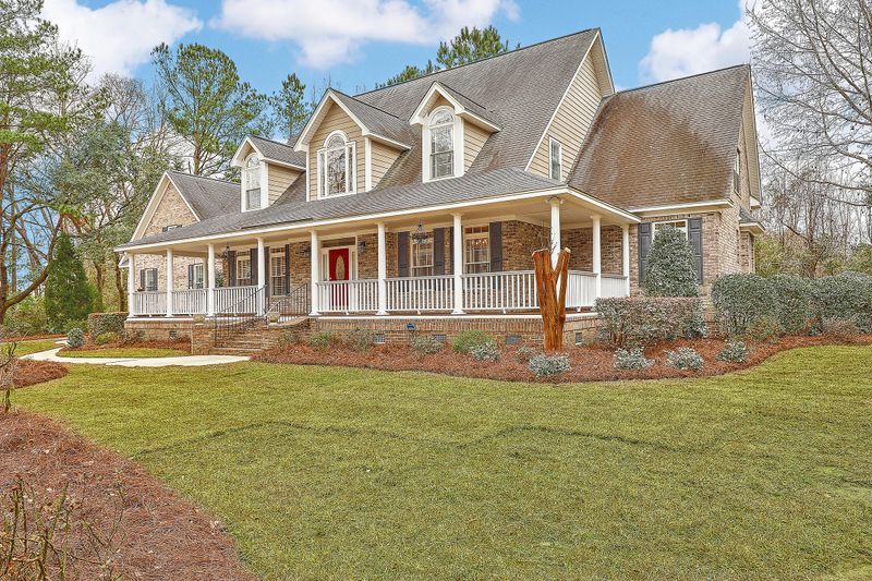 104 Guilford Dr, Summerville, SC 29483
