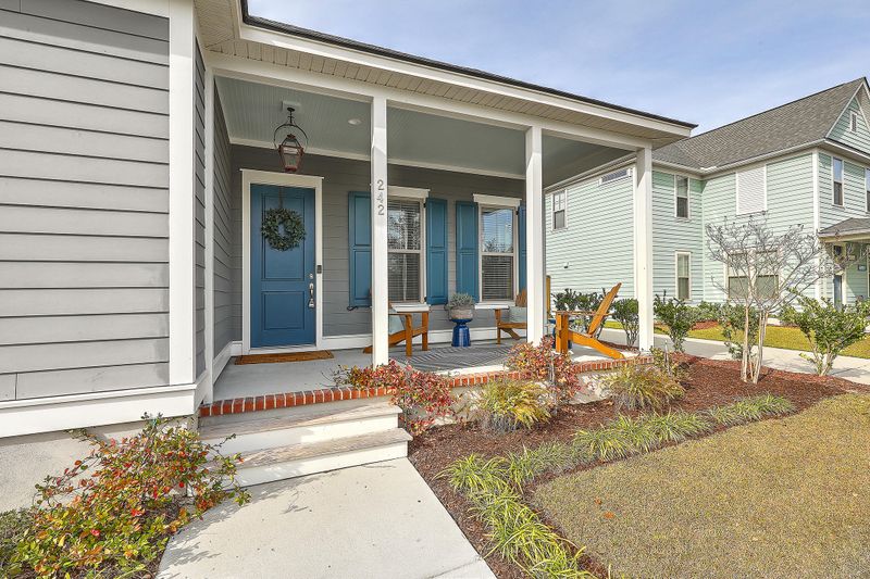242 Great Lawn Dr, Summerville, SC 29486