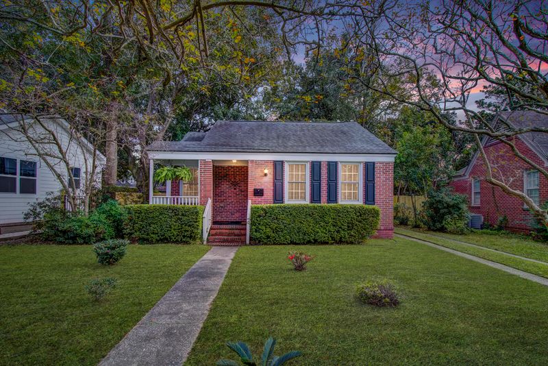 4 Campbell Dr, Charleston, SC 29407