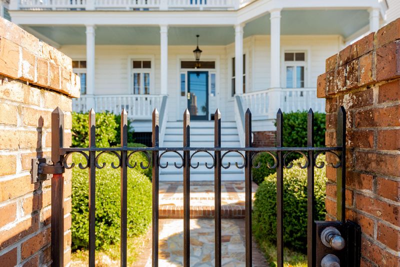 34 Rutledge Ave, Charleston, SC 29401